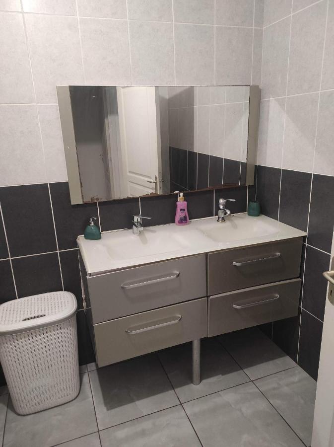 Location Saisonniere Les Bibassiers Apartment Льо Тампон Екстериор снимка